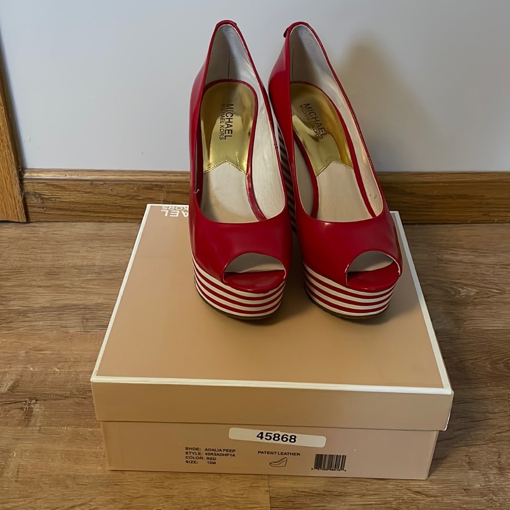 Super fun summer Michael Kors wedges